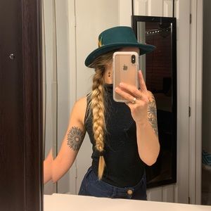 Meet your Posher, Megan